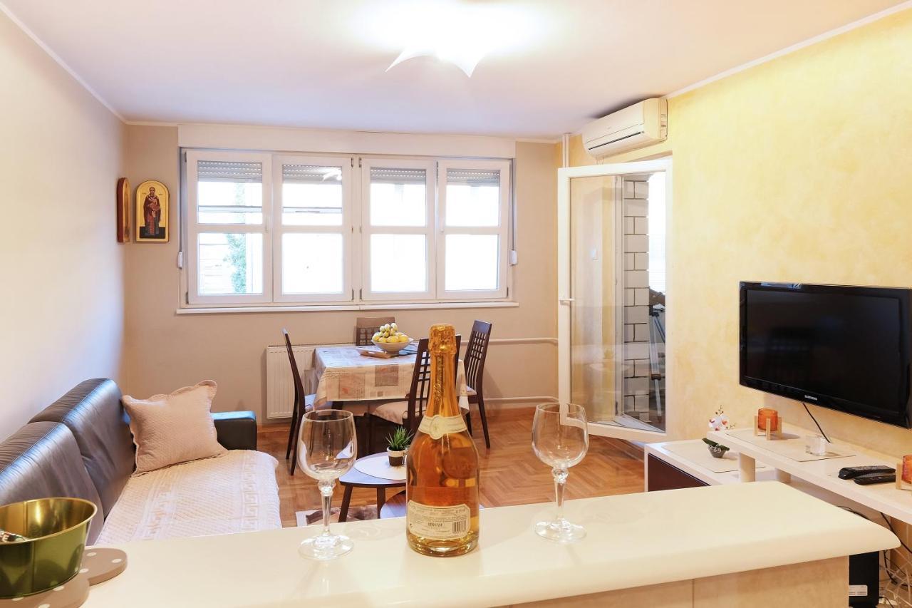 Sky City View Apartment & Big Terrace Belgrado Buitenkant foto